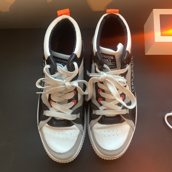 Black/white/gray/orange Sneakers worn and used - Picture 7 of 7